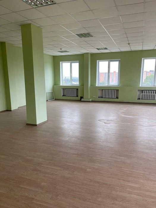 Продається 5-поверховий офісний центр з ремонтом у Вінниці