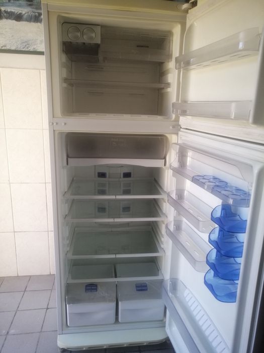 Frigorífico Ariston Nofrost impecável