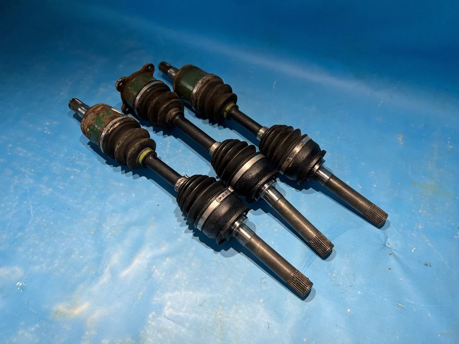 Полуось привод Mitsubishi L200 01-05р Митсубиси Л200