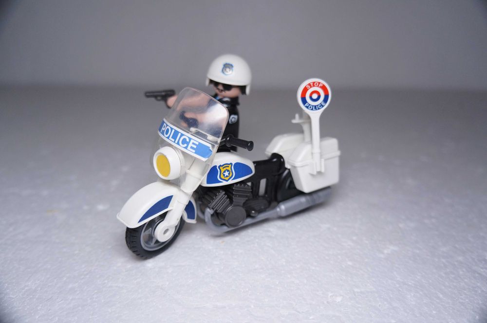 Playmobil 941 Motor Policjant na Motorze Playmobile