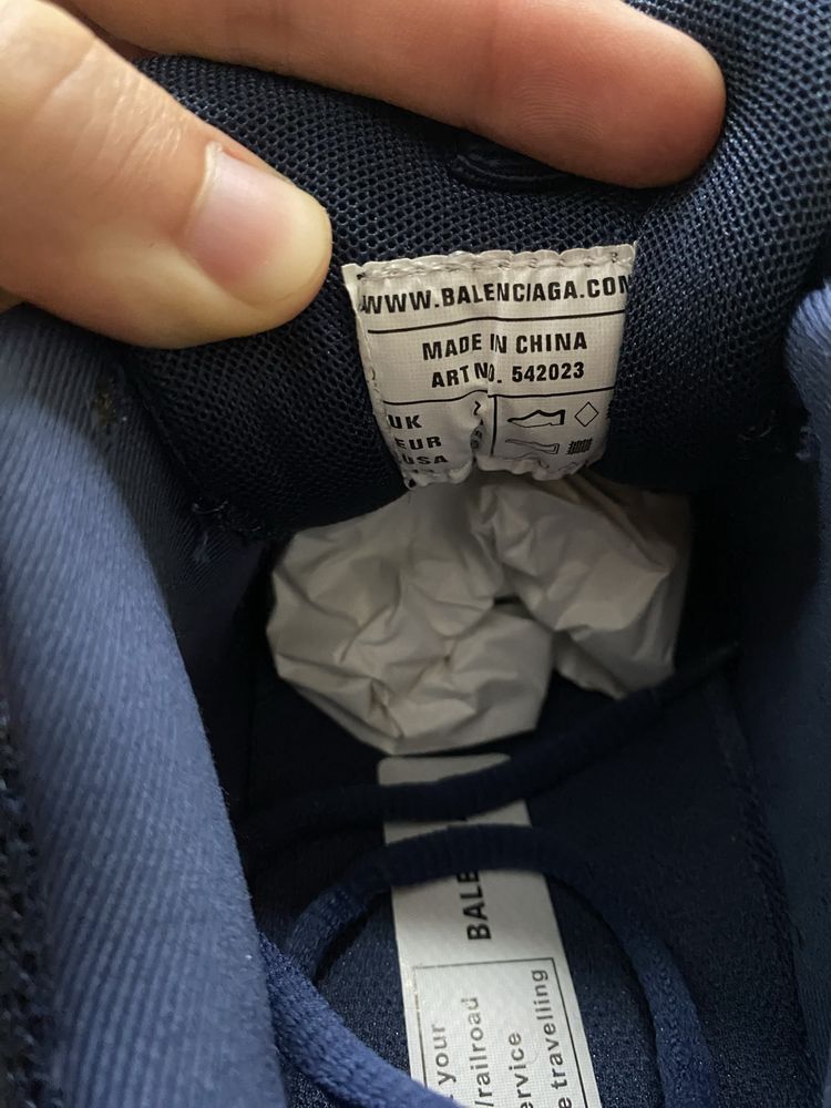 Balenciaga Led.
