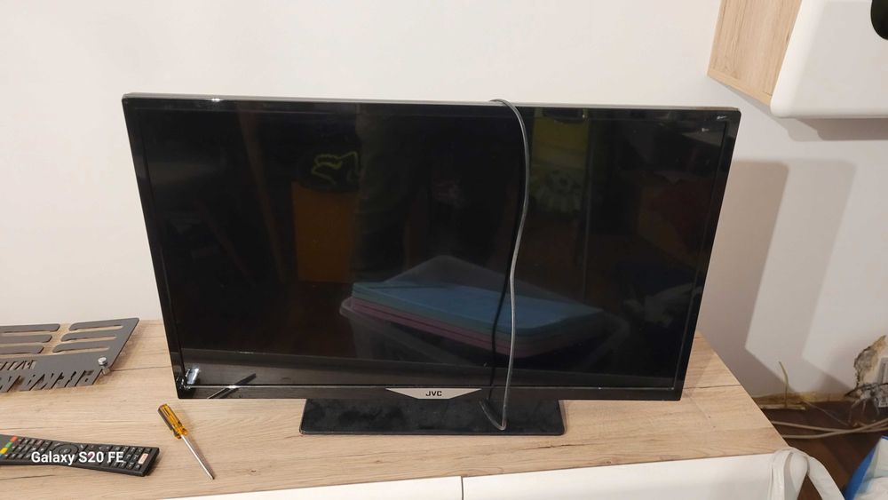 Telewizor Smart TV JVC 32 cale.