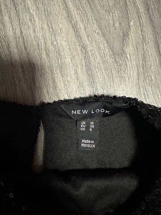 Чорна сукня з паєтками