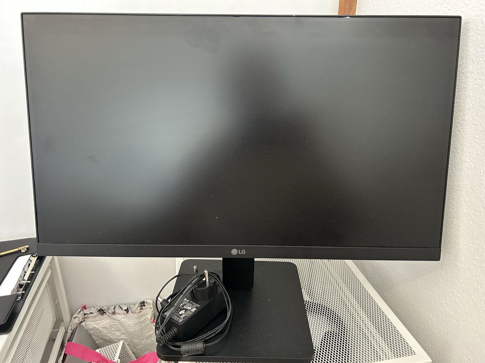 Monitor LG 22MR410-B 22″ Full HD / 100Hz – Bom estado