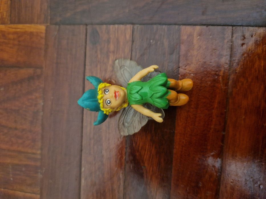 Vários bonecos vintage