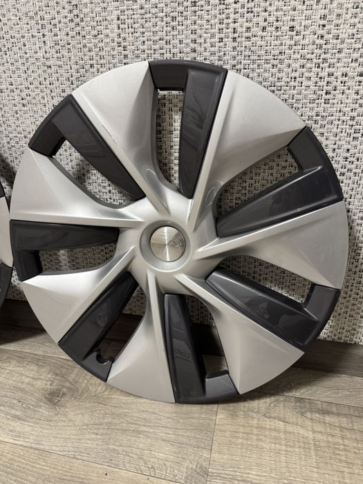 Продам колпаки  Tesla  R19 б/в