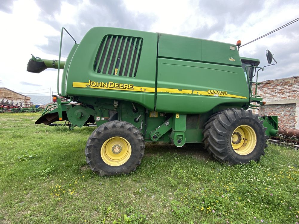 Продам комбайн John Deere 9880STS