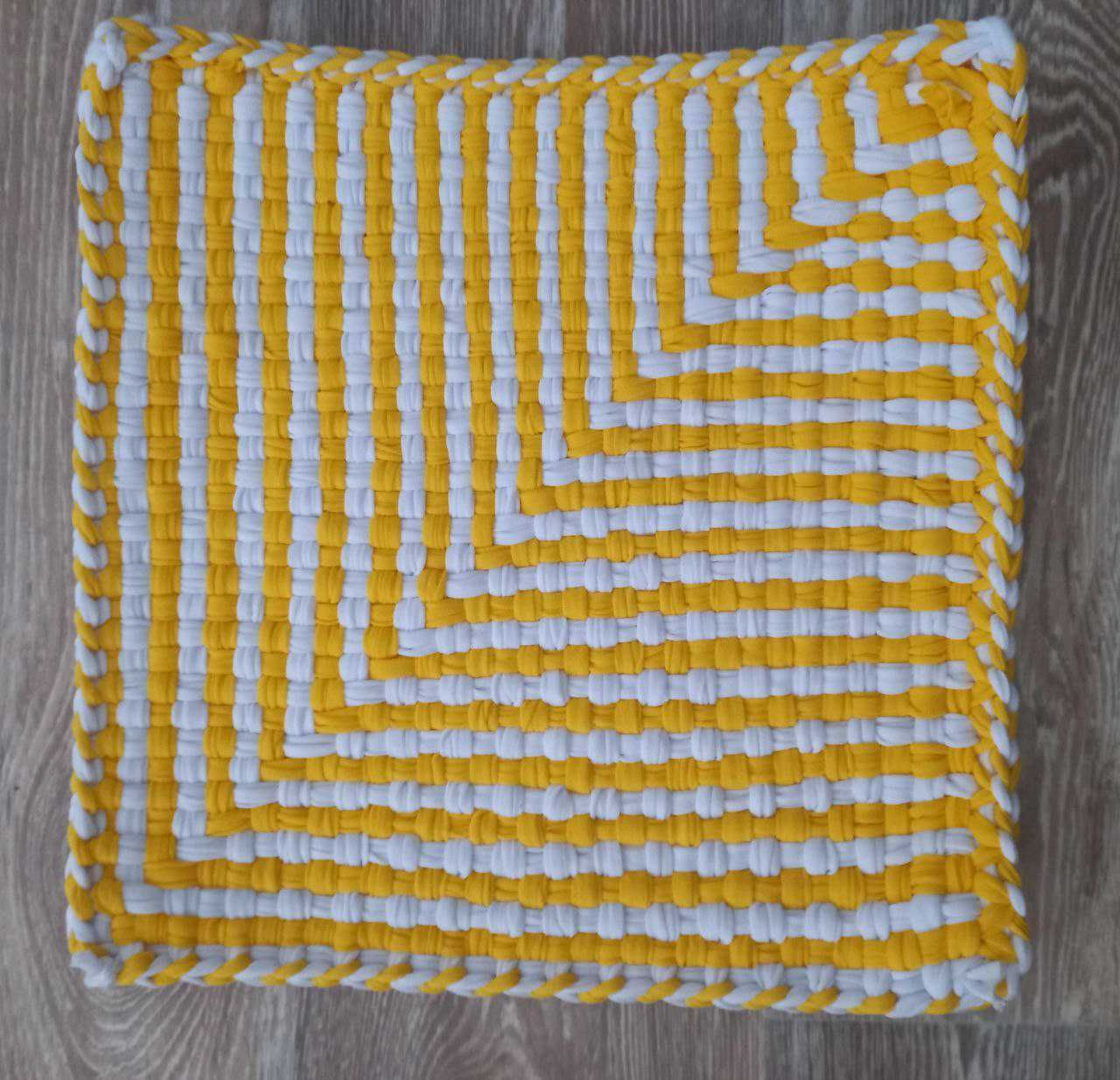 плетений килимок коврик для табурета і не тільки