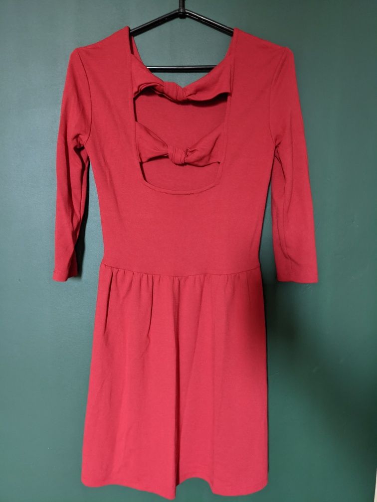 Czerwona sukienka XS