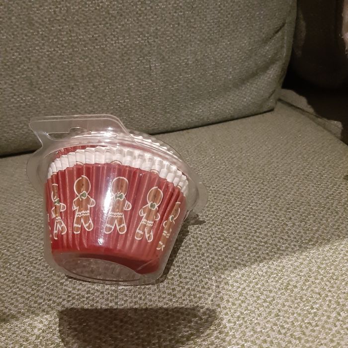 Foremki papierowy kolorowe do muffinek jednorazowe  75 sztuk