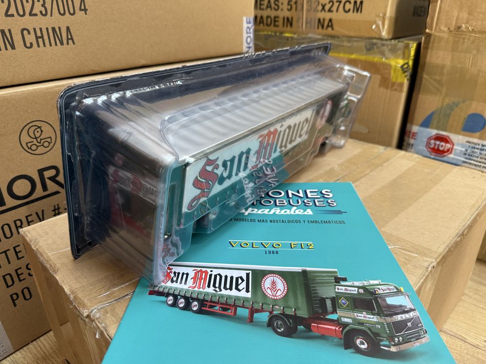 1:43 Volvo F12 naczepa plandeka kultowe ciężarówki