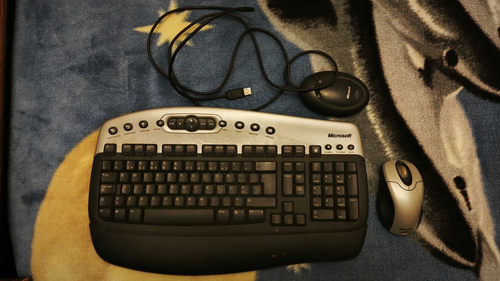 Teclado e Rato sem fios Microsoft