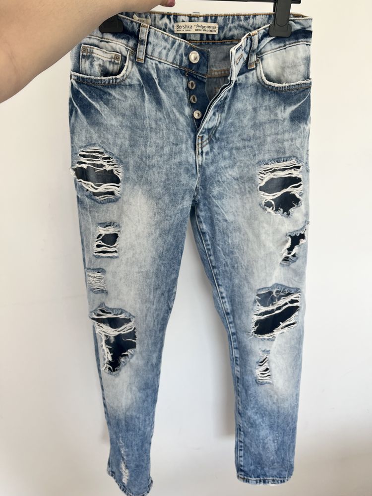 Jeansy dla kobiety z dziurami Berszka, prosty krój, NIE skinny