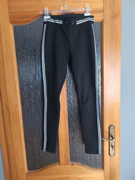 Legginsy czarne z paskami