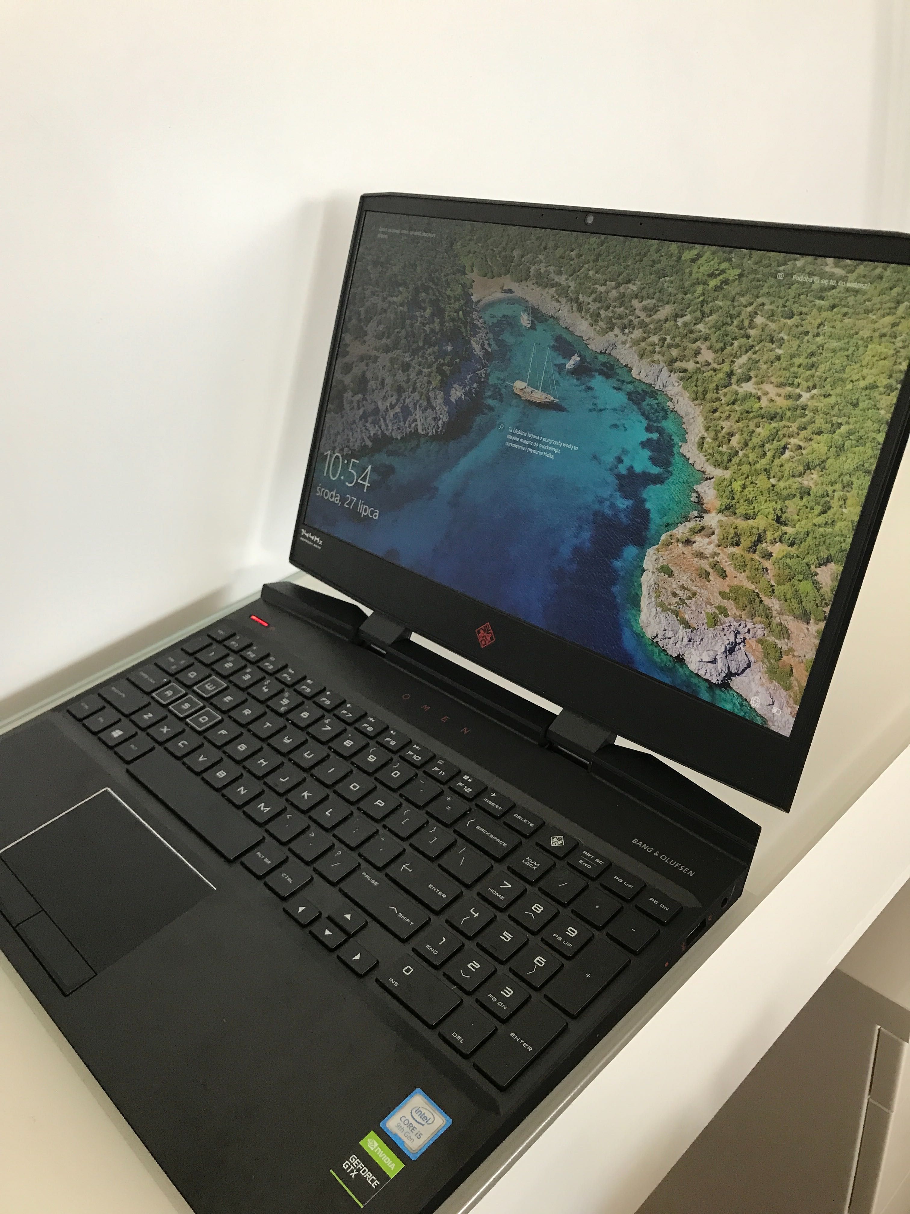 OMEN 15-dc1065nw 15,6/i5/8gb/Gtx 1650/windows 10 + ładowarka