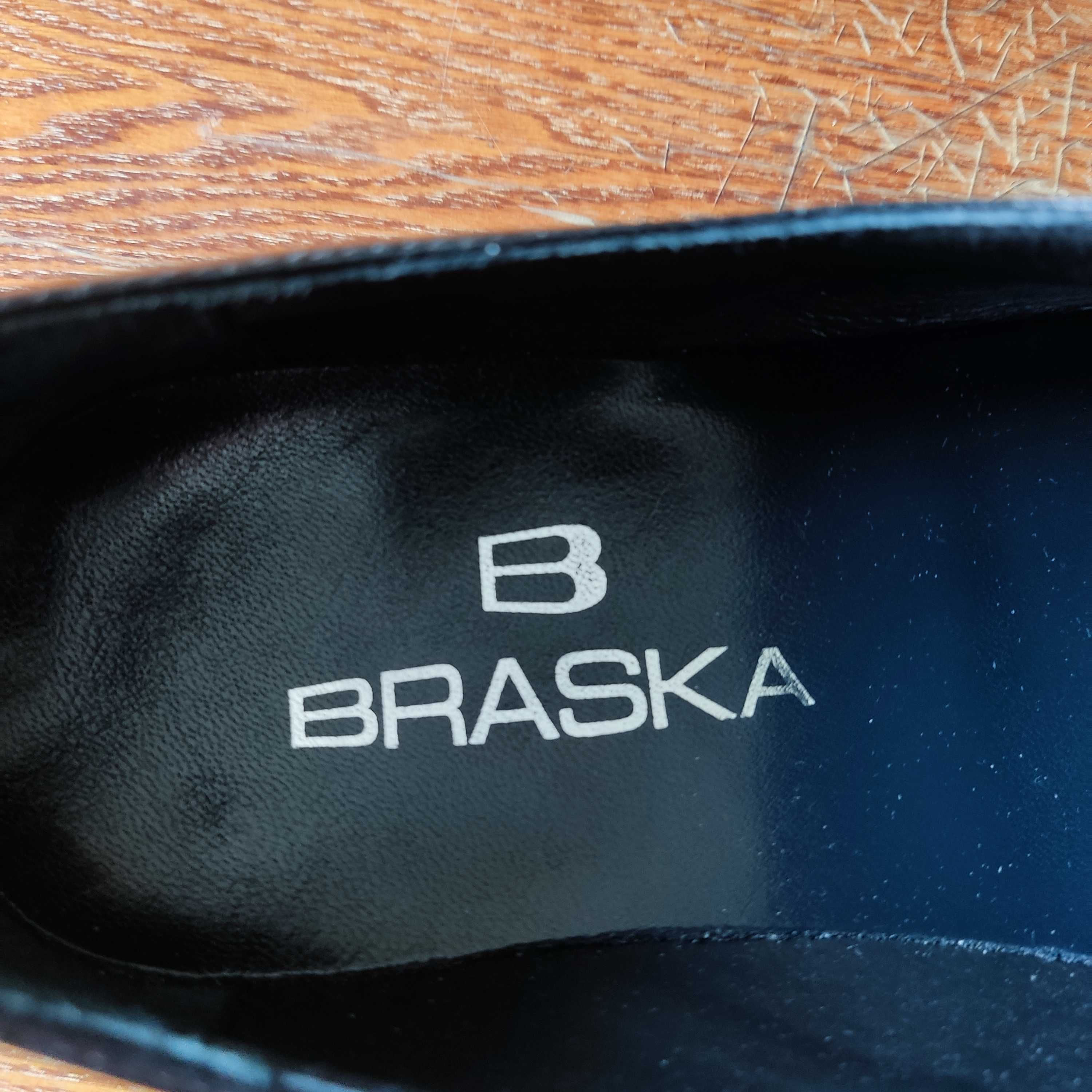 Продам черные туфли  Braska р.44