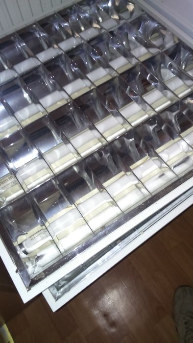 люминисцентные светильники для потолка "АРМСТРОНГ"