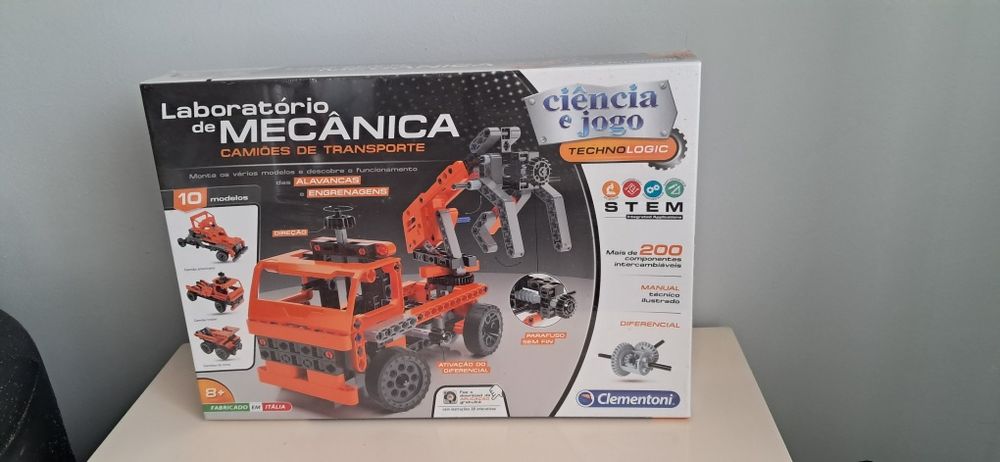 Laboratório de mecânica da  Clementoni. Novo.  Caixa inviolada.