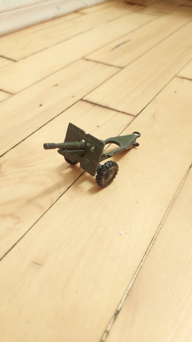 Коллекция игрушек военной техники