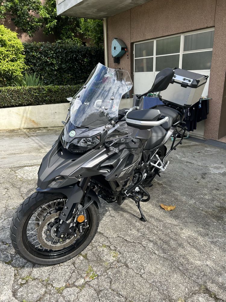 Moto BENELLI TRK502X de 2023