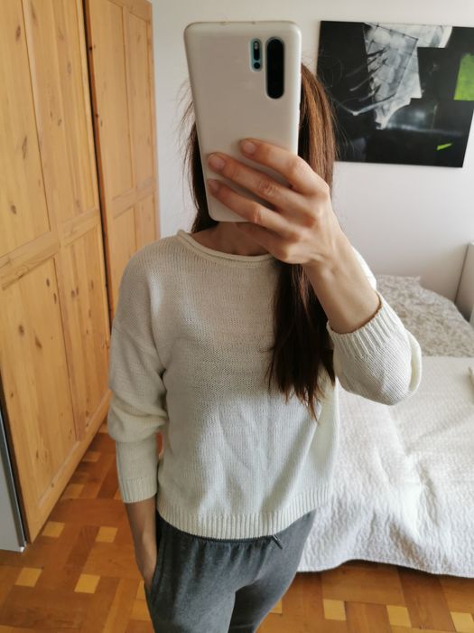 Biały sweter rozmiar XS
