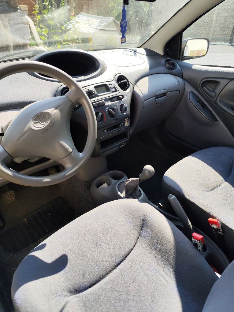 Sprzedam Toyotę Yaris 1.0 benzyna