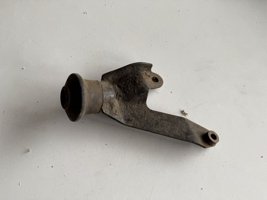 Подушка двигуна golf, jetta mk 1 scirocco