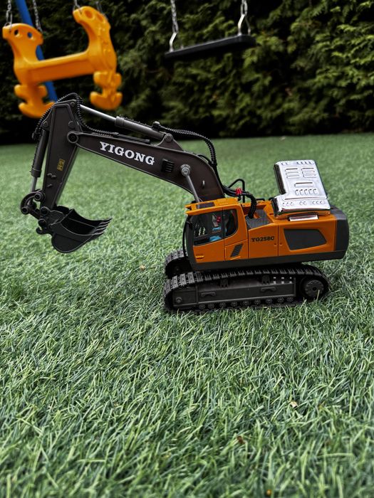 Ескаватор на пульті керування зі звуковими та світловими ефектами