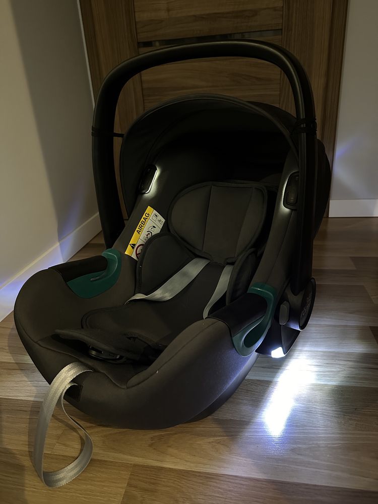 Fotelik Britax Römer Baby Safe ISENSE