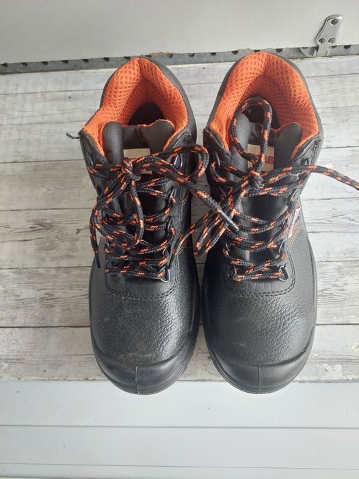 Bota biqueira de AÇO