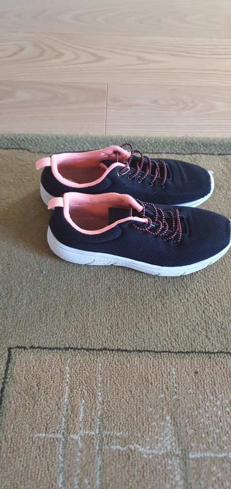 Adidaski dziewczece r 35