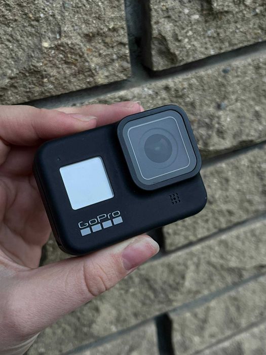 Екшн-камера GoPro Hero 8 з великим комплектом.