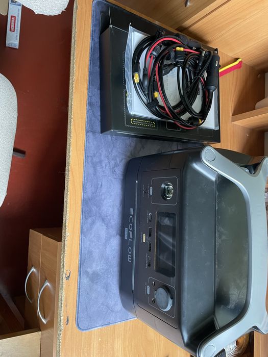 Зарядна станція ecoflow river max під ремонт або запчастини