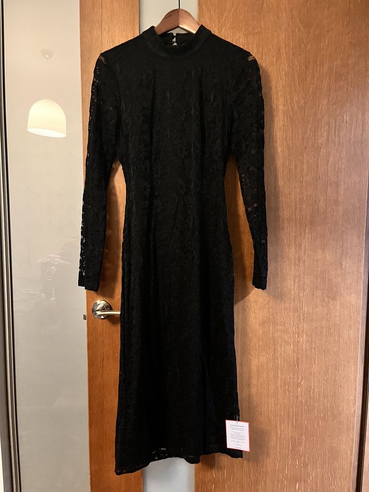 Czarna koronkowa sukienka studniówka wesele Rozm 40