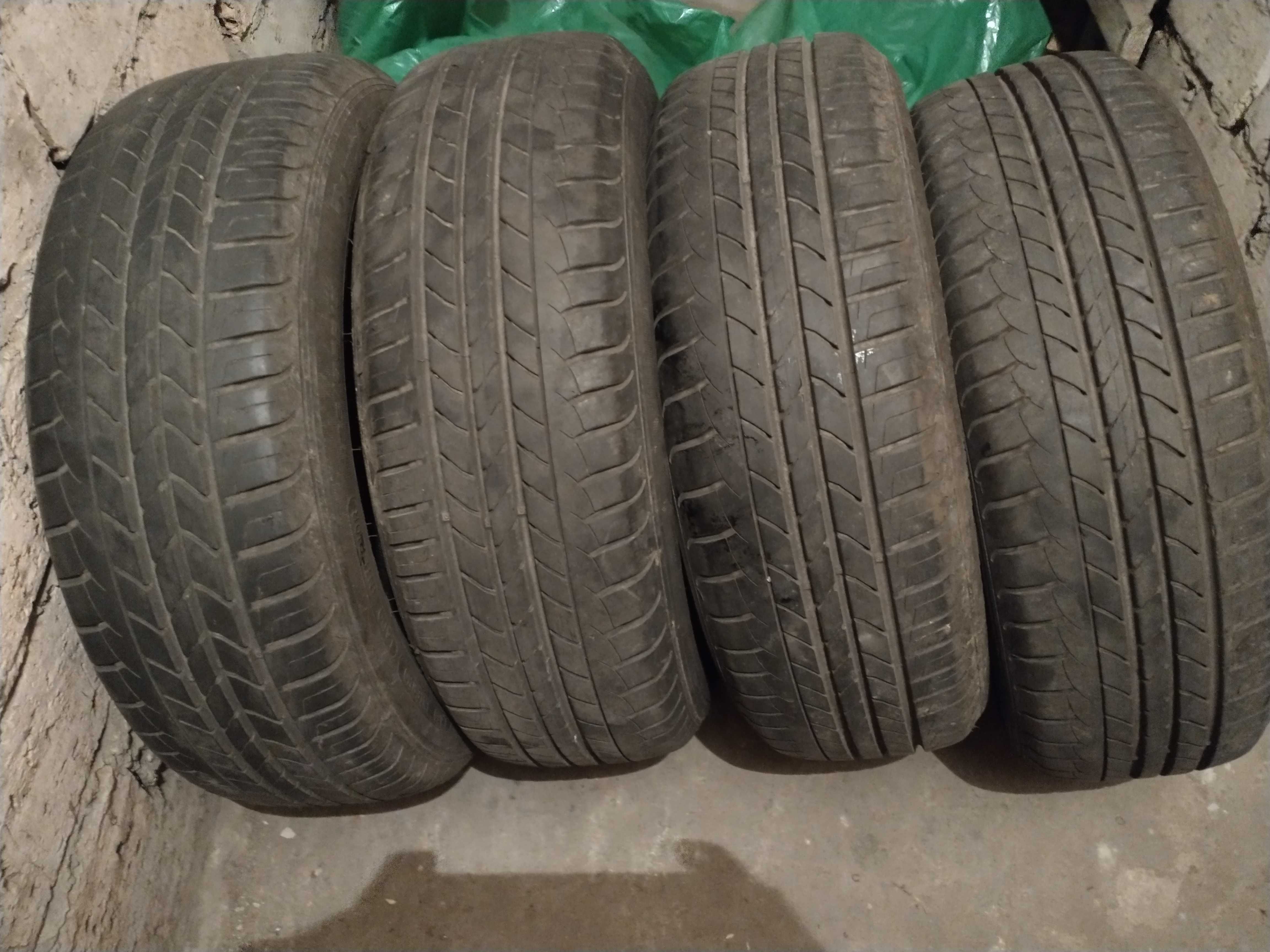 Goodyear DuraGrip 185/65 R15 88t - Letnie