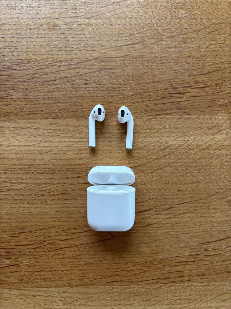 Airpods 1, lewa sluchawka szwankuje
