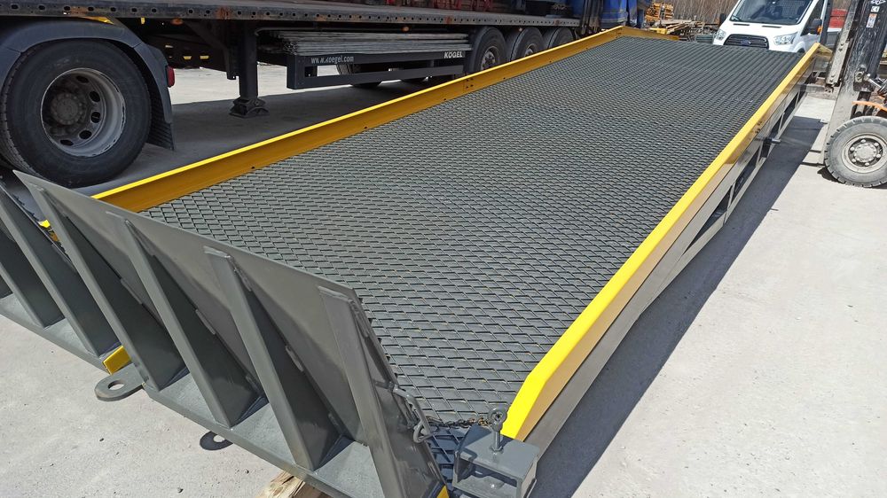 Rampa mobilna hydrauliczna 8 ton załadunkowa najazdowa tir naczepa dok