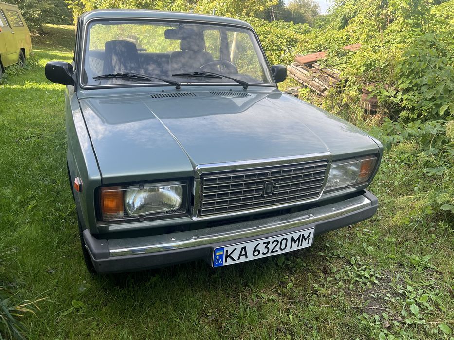 Легковий автомобіль ВАЗ 2107