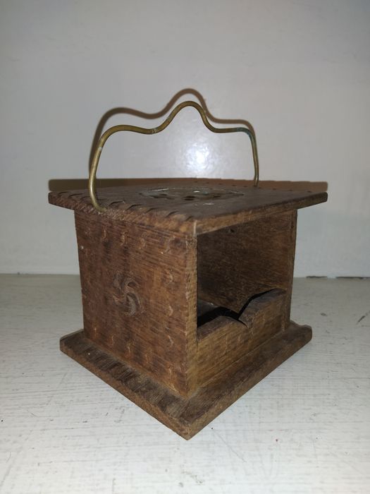 Świecznik podgrzewacz drewniany bibelot budka miedź retro vintage