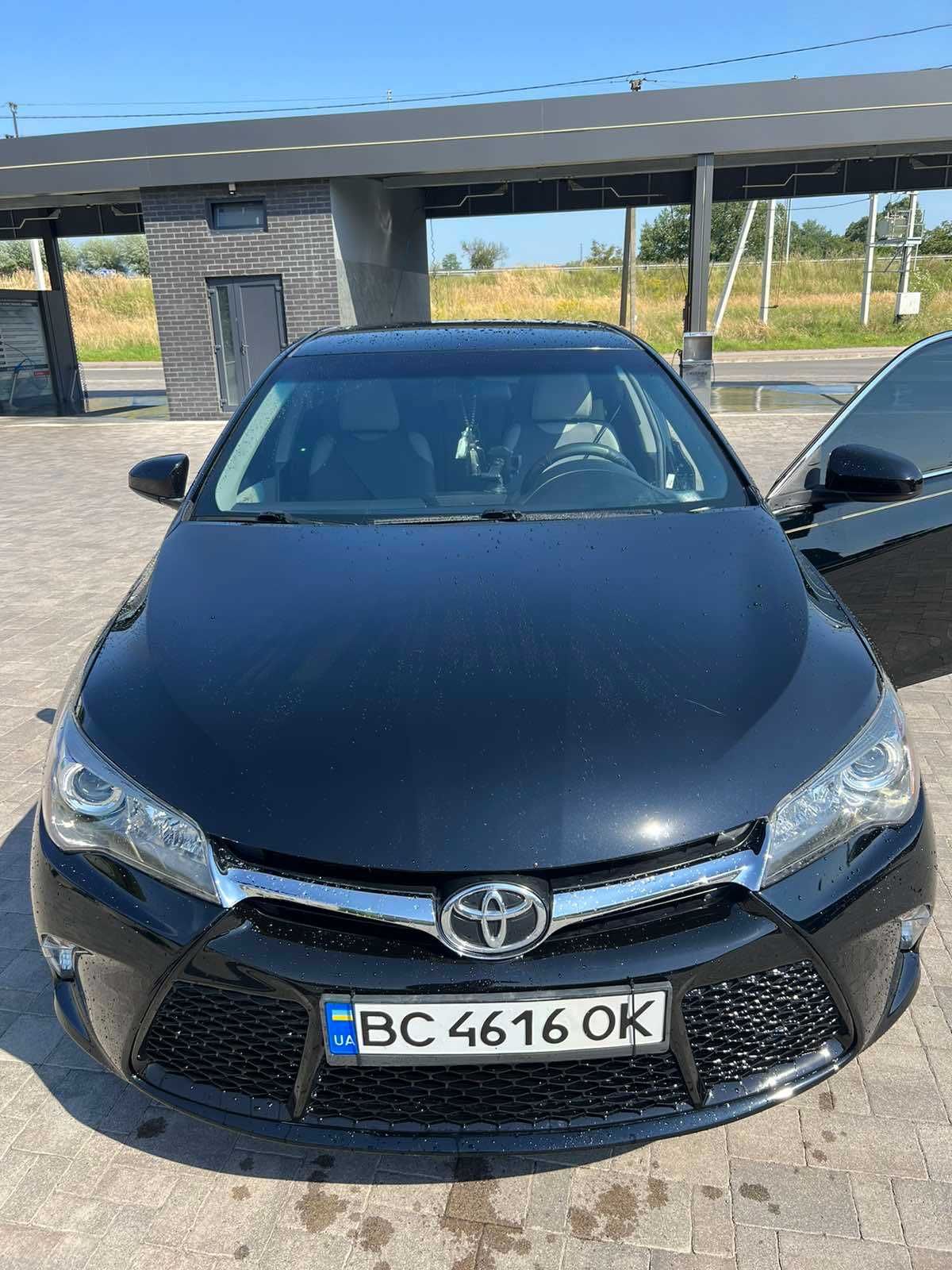 Продам авто Toyota Camry 2.5 ,бензин 2016 р.