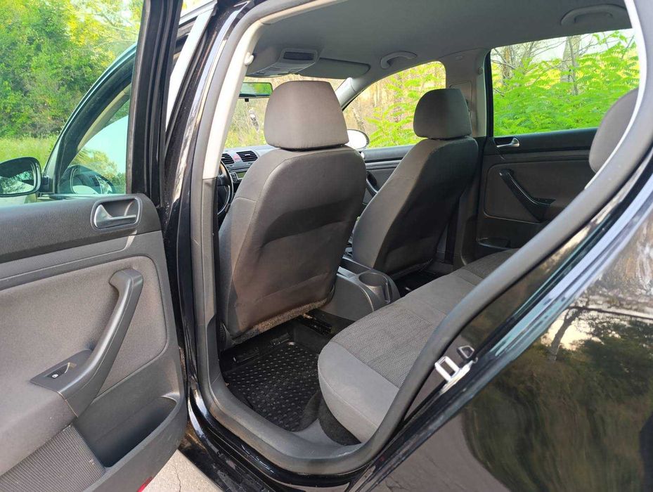 Volkswagen Golf 2008 1,6 МРІ