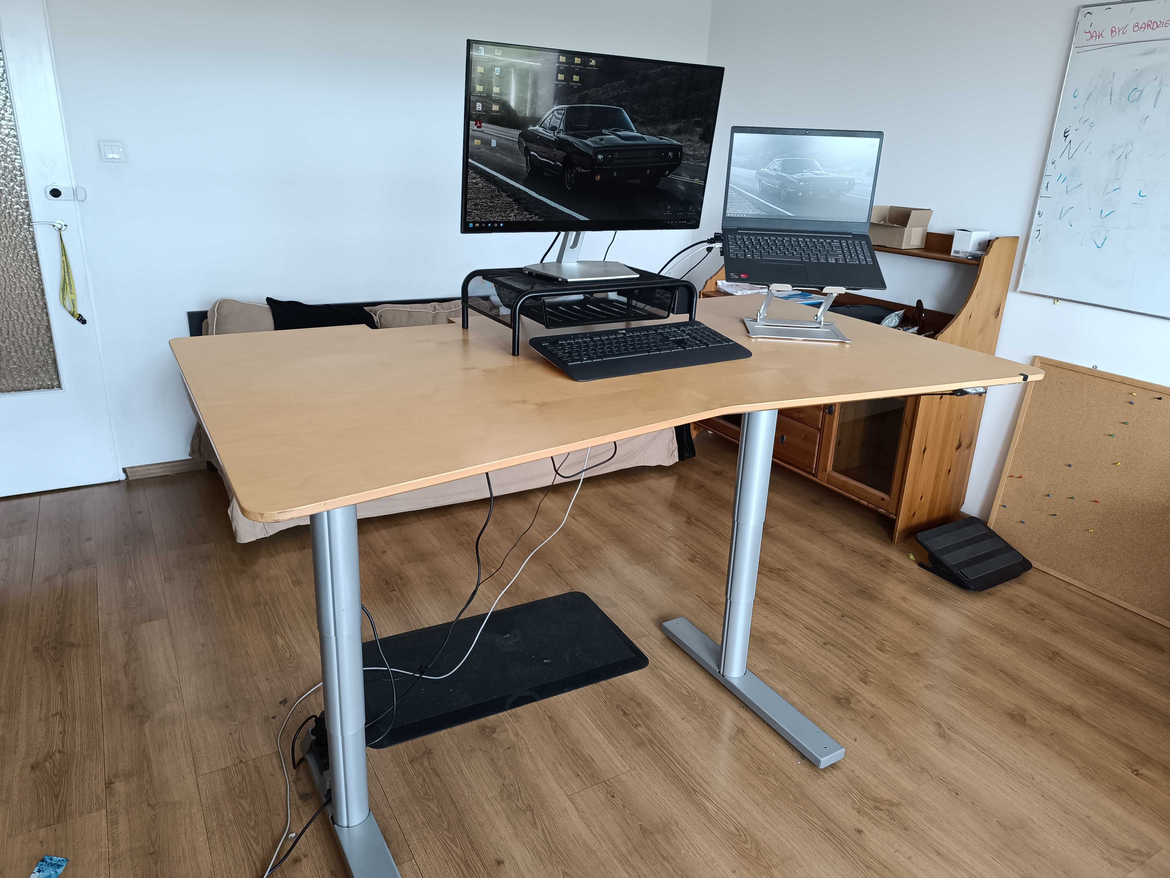 Biurko elektryczne regulowane Kinnarps 1,6m x 0,9m