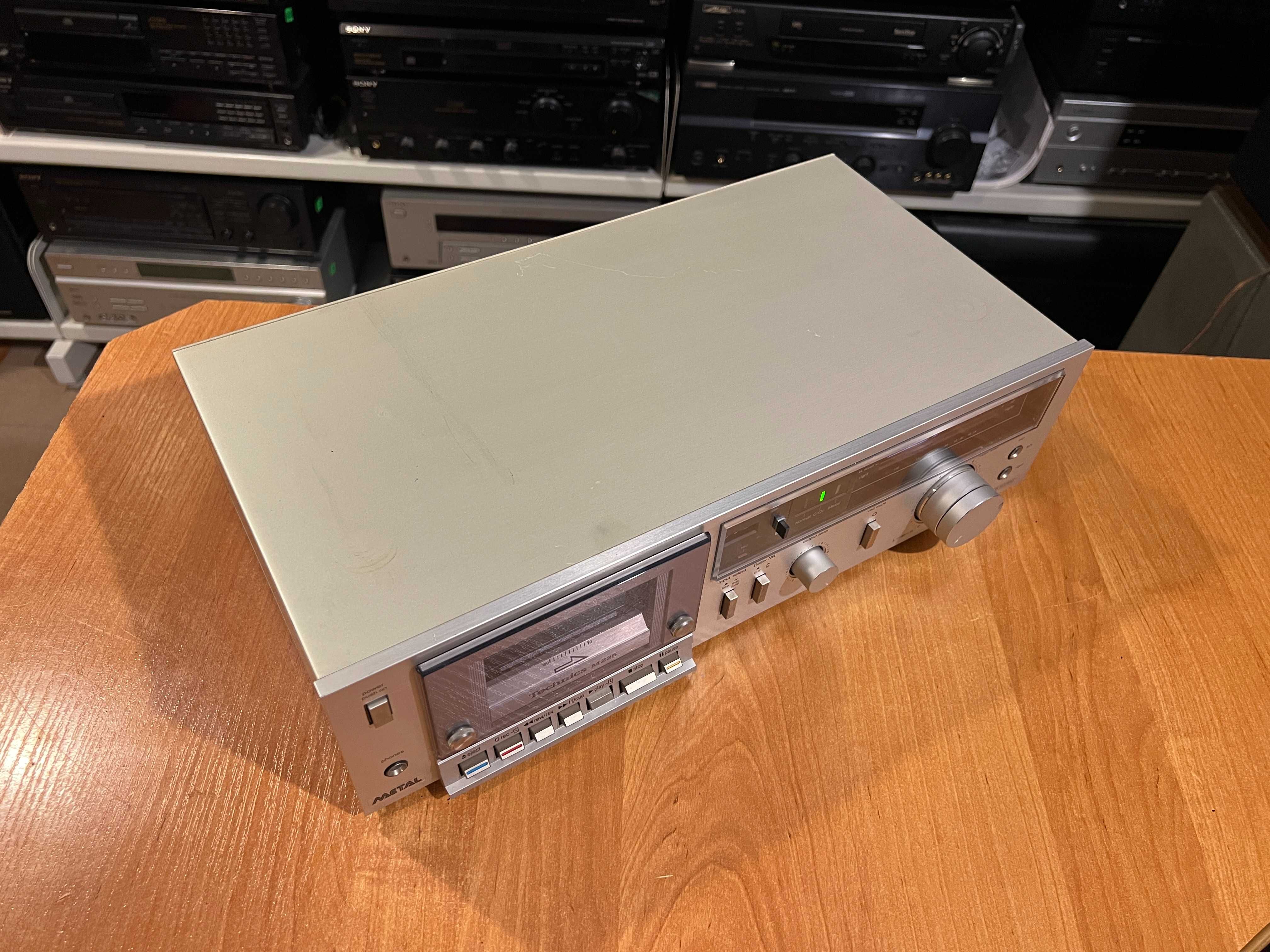Magnetofon Technics RS-M225 Audio Room