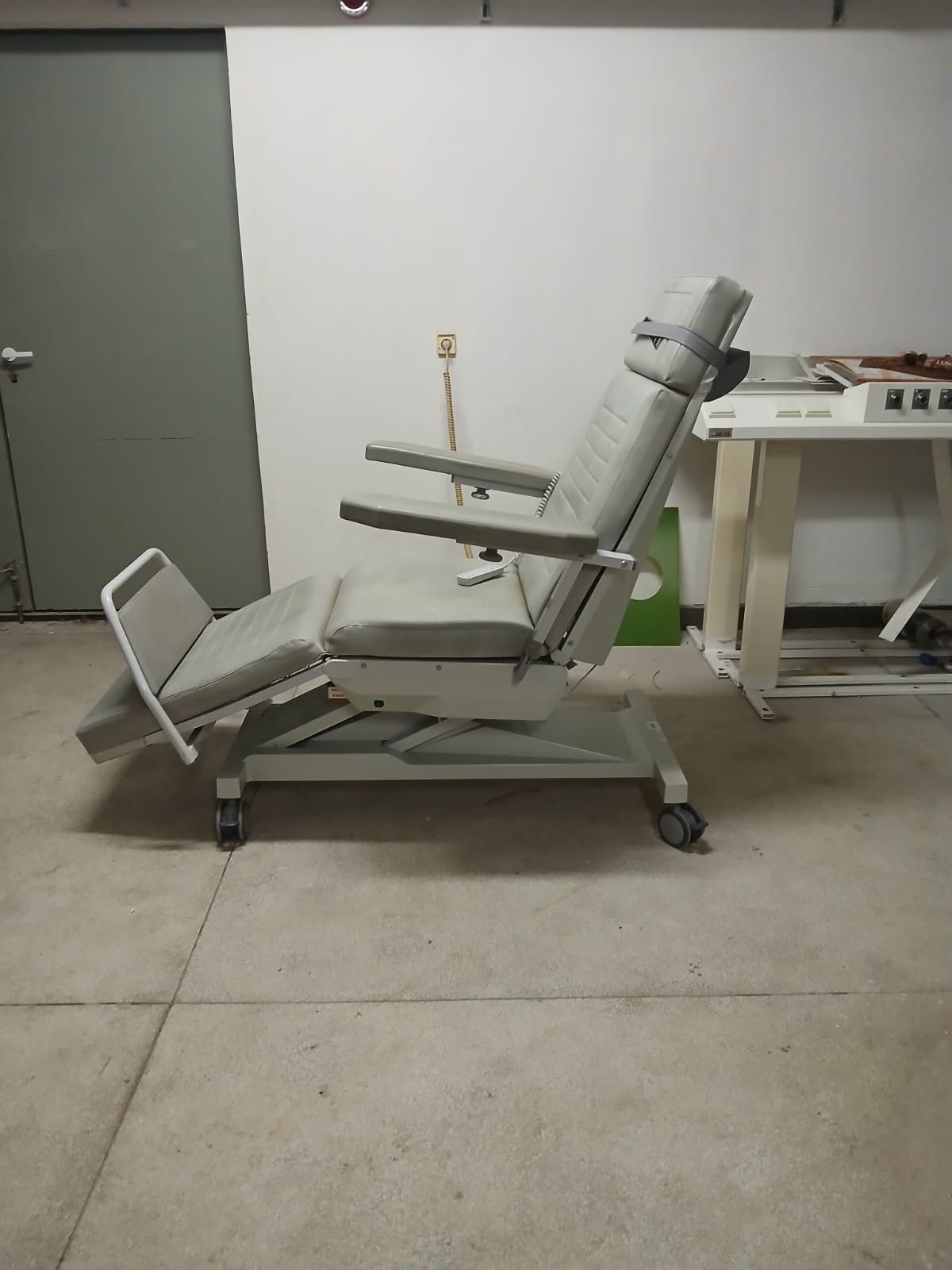 Łóżko rehabilitacyjne do masażu