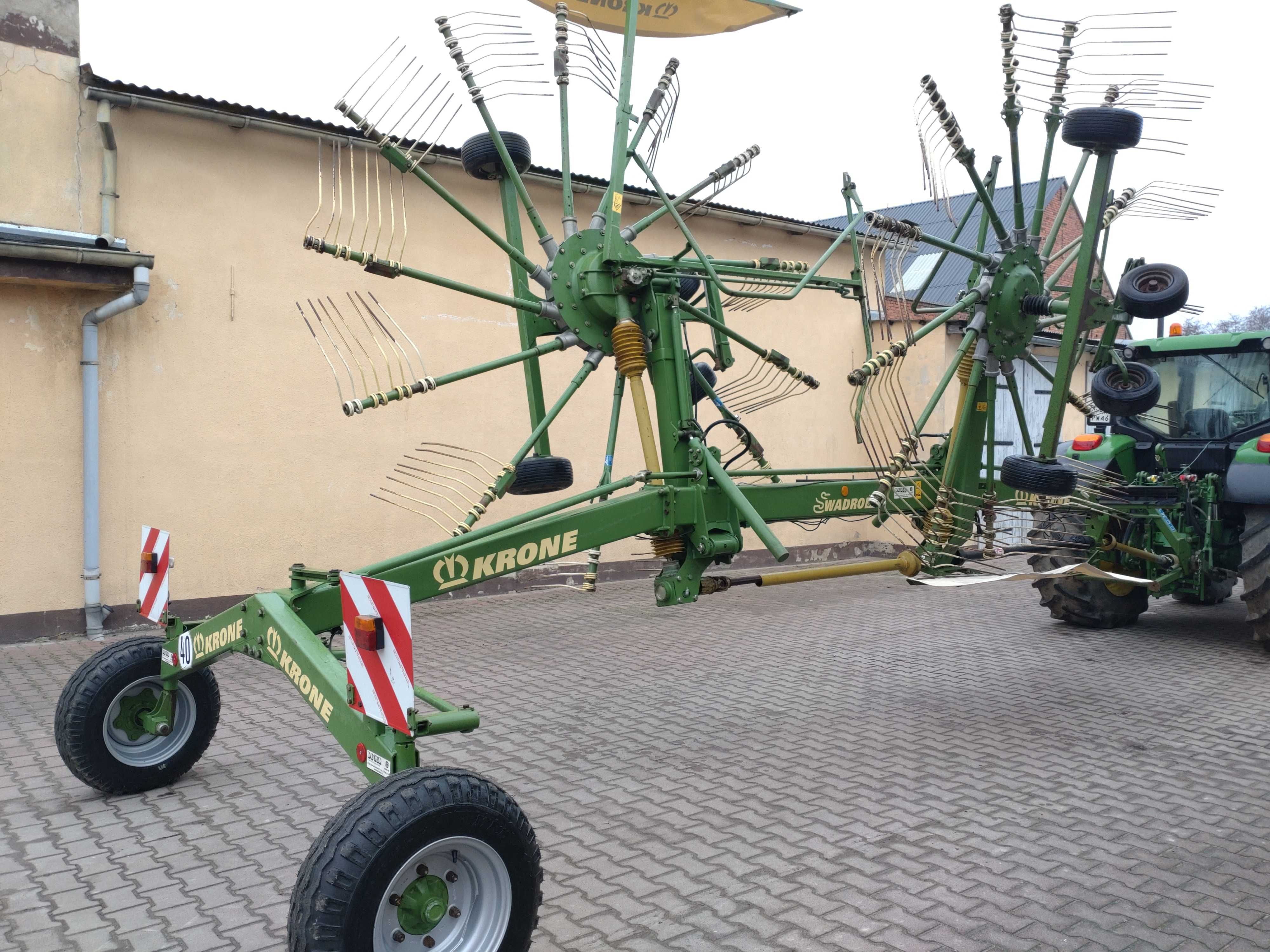 Zgrabiarka Krone Swadro 810