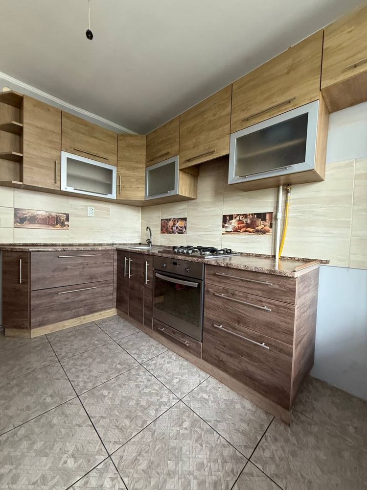 Продаж квартири з капітальним ремонтом Топольна Миколайчука