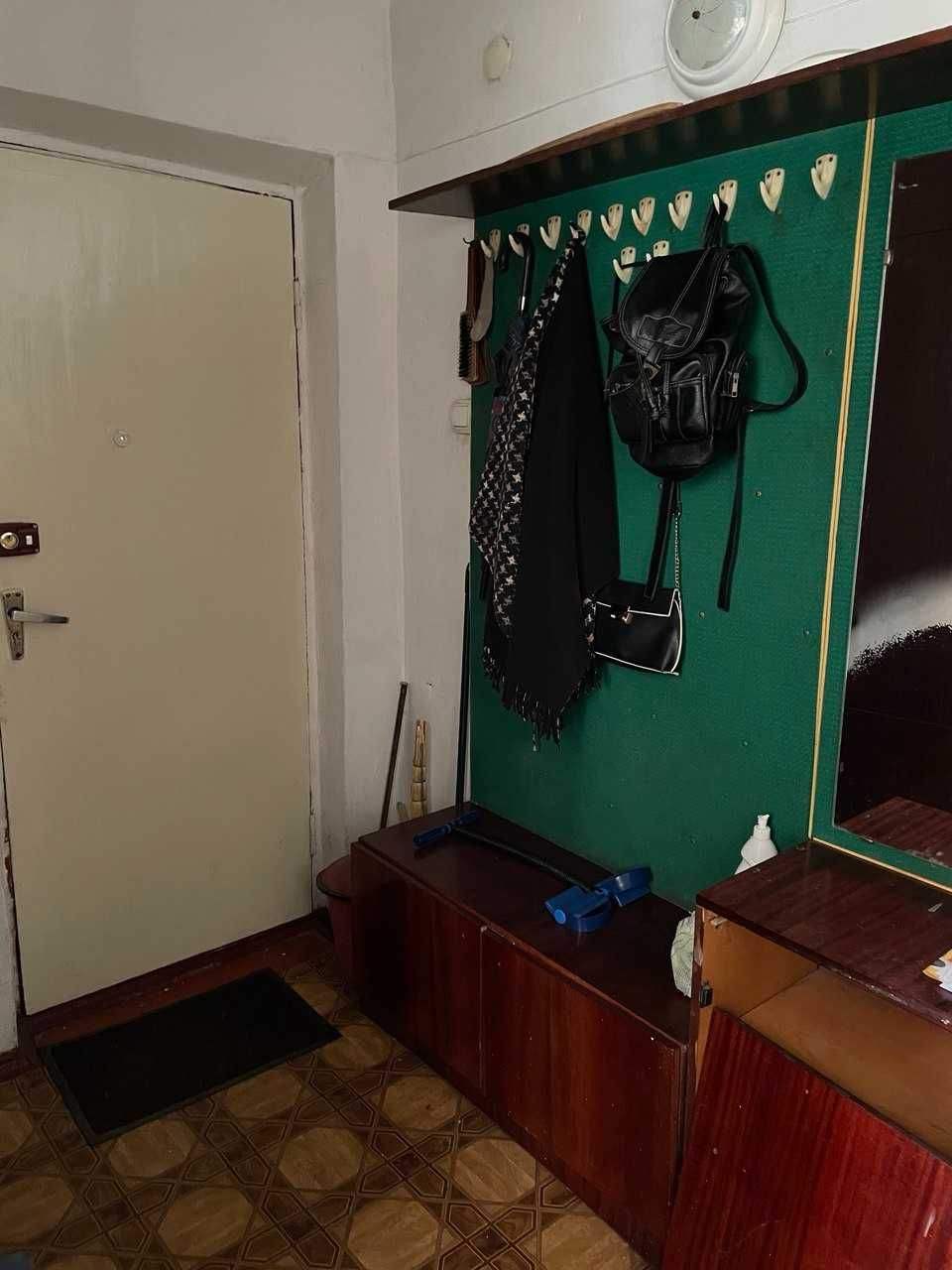 Продається 3-х кімнатна квартира в центрі м. Дунаївці