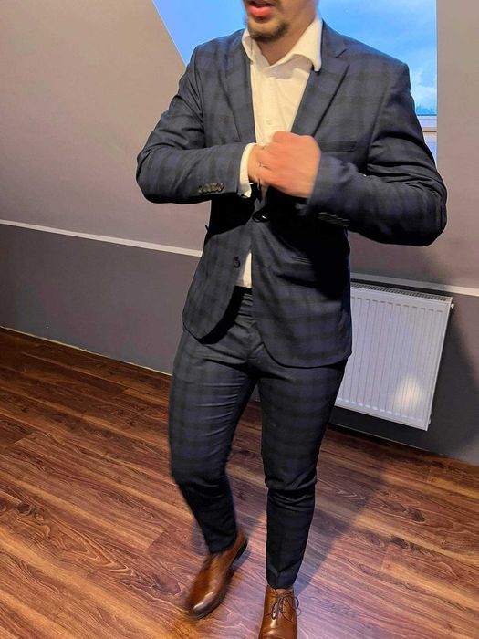 Elegancki Garnitur w kratkę Giacomo Conti