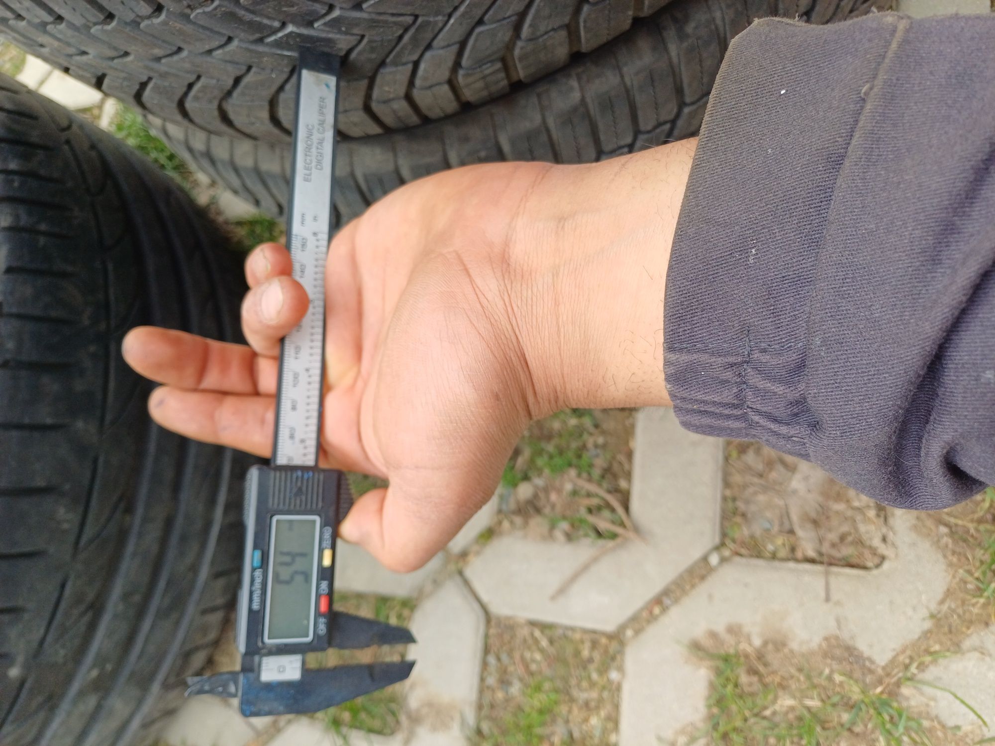 Cena za 4 opony wielosezonowe 175/65r15 BRIDGESTONE 2020r