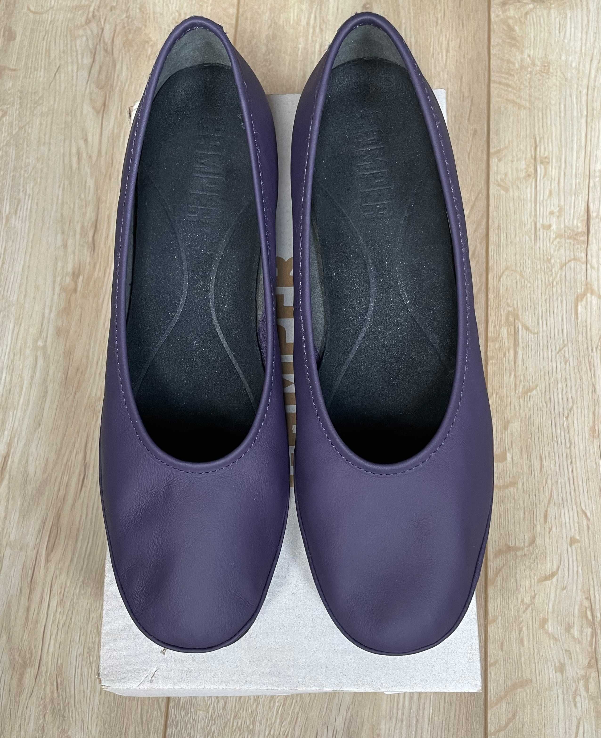 Baleriny Camper na obcasie model Alright kolor purple